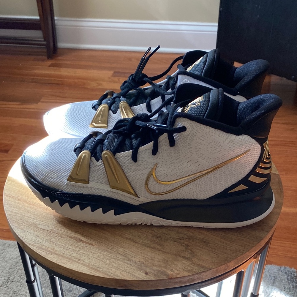 Nike Kyrie White and Black Sneakers with Gold Accents - Picture 4 of 4